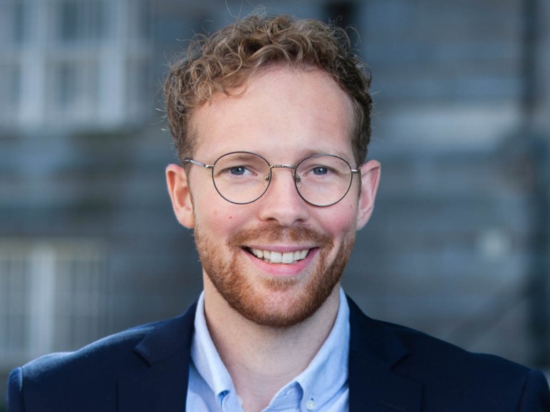 Vi gratulerer Aksel Høymo med advokatbevilling Dæhlin Sand Advokatfirma